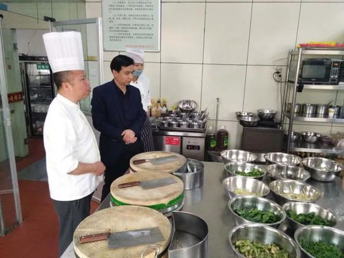 徽县市场监督管理局党组书记、局长赵丰深入徽州大酒店检查指导餐饮服务食品安全监管工作